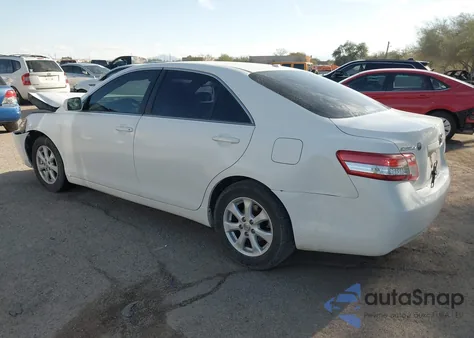 2011 Toyota Camry Le z USA, uszkodzony, nr VIN 4T4BF3EK8BR105370